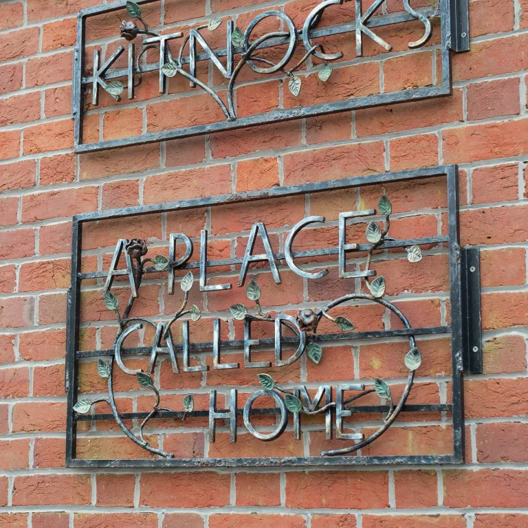 Kitnocks Exterior Sign